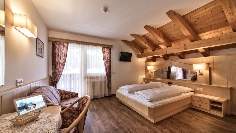 Imagen de la habitación del Hotel Interski. Foto 7