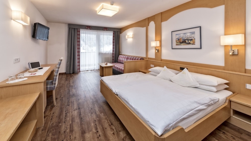 Imagen de la habitación del Hotel Interski. Foto 16