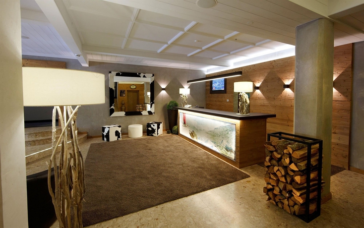 Imagen de los interiores del Hotel Interstar. Foto 12