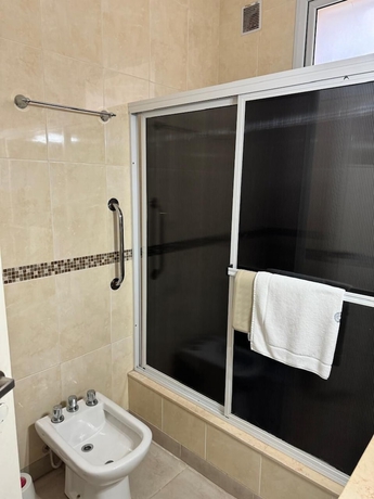 Imagen de la habitación del Hotel Intersur Independencia. Foto 4