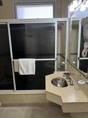 Imagen de la habitación del Hotel Intersur Independencia. Foto 10