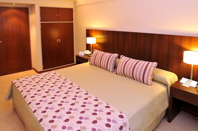 Imagen de la habitación del Hotel Intersur San Telmo. Foto 3