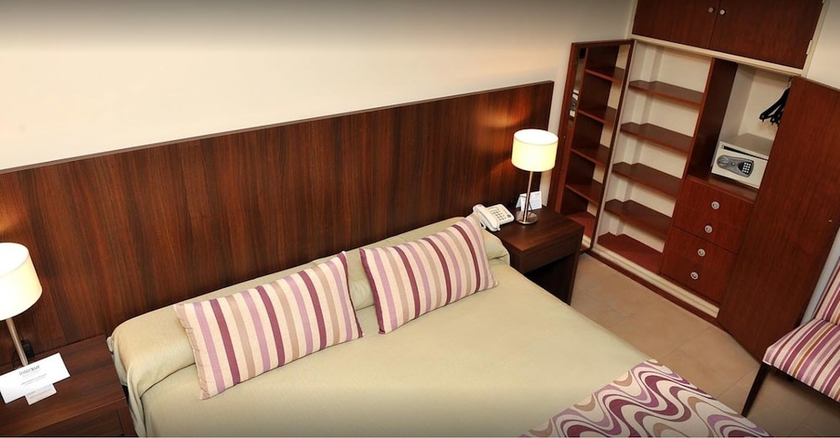 Imagen de la habitación del Hotel Intersur San Telmo. Foto 8