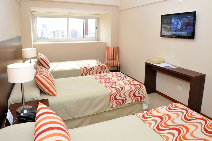 Imagen de la habitación del Hotel Intersur San Telmo. Foto 10