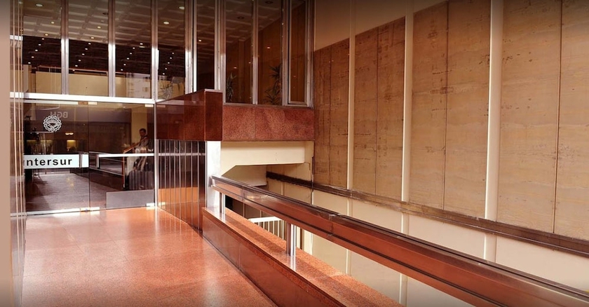 Imagen de los interiores del Hotel Intersur San Telmo. Foto 17