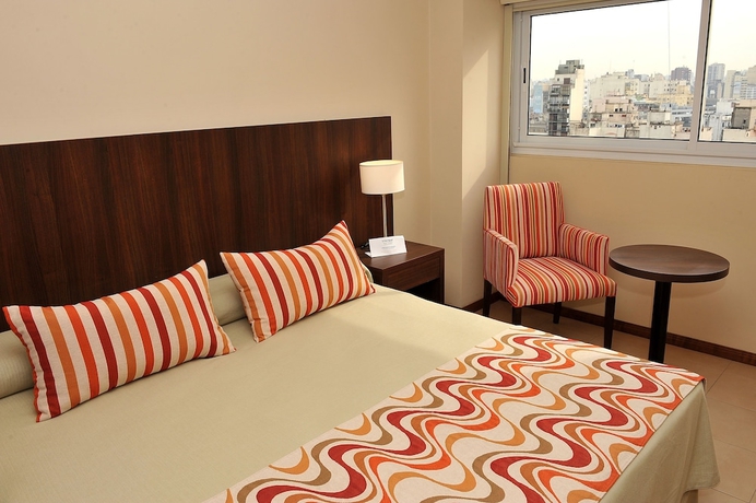 Imagen de la habitación del Hotel Intersur San Telmo. Foto 12