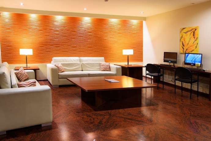 Imagen de la habitación del Hotel Intersur San Telmo. Foto 14