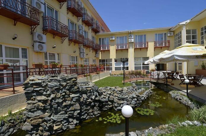 Imagen general del Hotel Intim. Foto 12