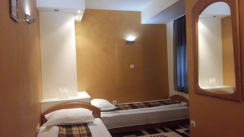 Imagen de la habitación del Hotel Intim. Foto 6