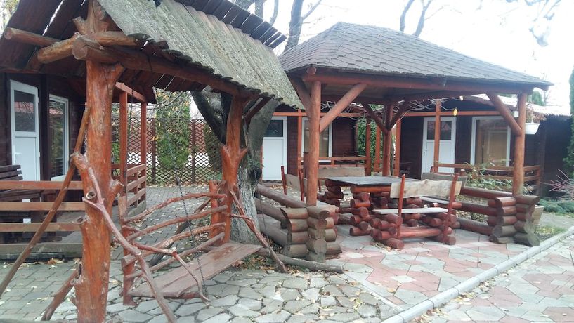 Imagen de los exteriores del Hotel Intim. Foto 11