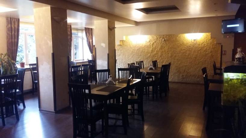 Imagen del bar/restaurante del Hotel Intim. Foto 5