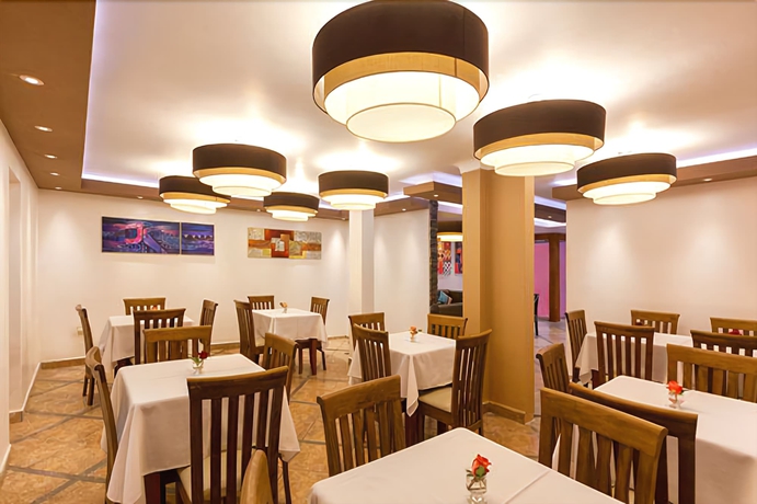 Imagen del bar/restaurante del Hotel Intiwatana El Tambo. Foto 2