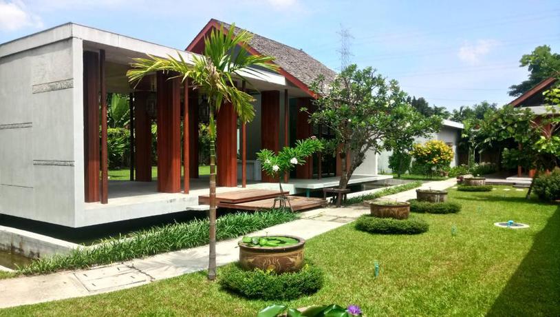 Imagen de los interiores del Hotel Into The Forest Resort. Foto 17