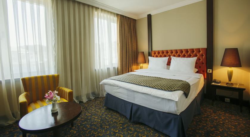 Imagen de la habitación del Hotel Intourist Palace Batumi. Foto 13