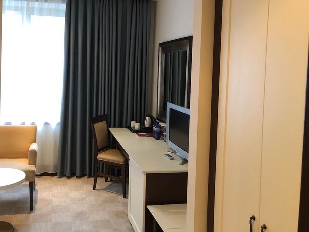 Imagen de la habitación del Hotel Intourist Palace Batumi. Foto 16