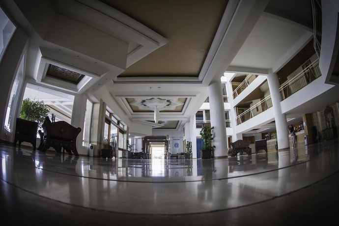 Imagen de los interiores del Hotel Intouriste and Suites. Foto 17