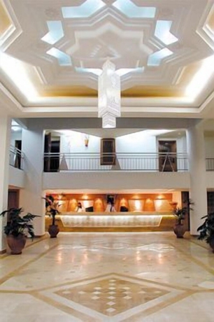 Imagen de los interiores del Hotel Intouriste and Suites. Foto 18