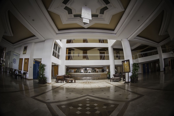 Imagen de los interiores del Hotel Intouriste and Suites. Foto 19