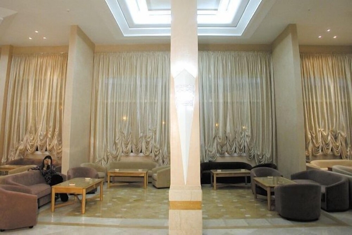 Imagen del bar/restaurante del Hotel Intouriste and Suites. Foto 5