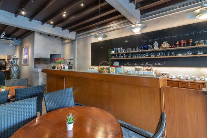 Imagen de los interiores del Hotel Intown Residence. Foto 18