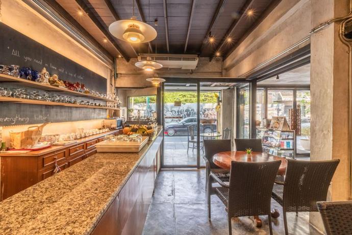 Imagen de los interiores del Hotel Intown Residence. Foto 20