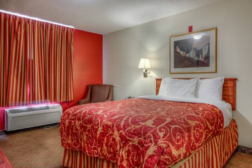 Imagen de la habitación del Hotel Intown Suites Decatur. Foto 4