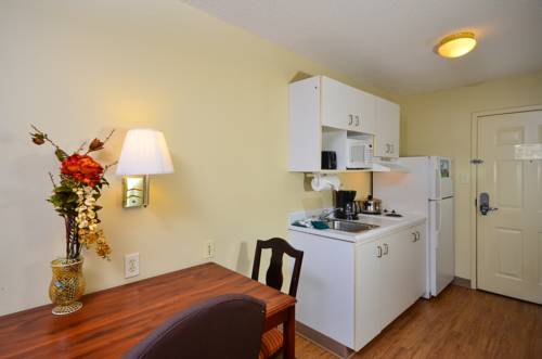Imagen de la habitación del Hotel Intown Suites Decatur. Foto 9