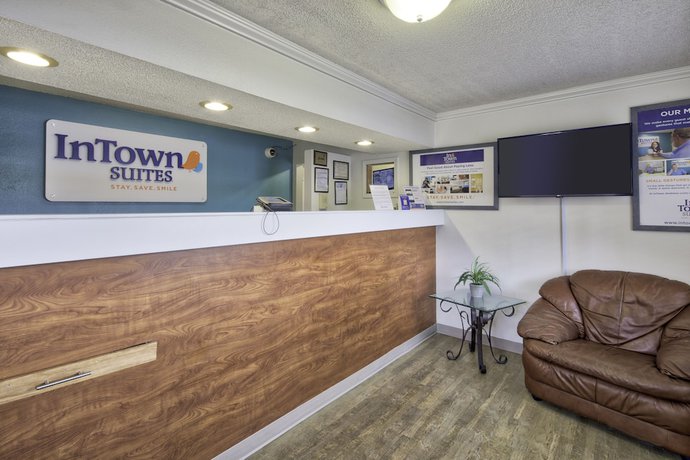 Imagen de los interiores del Hotel Intown Suites Extended Stay Atlanta Ga - Ksu/kennesaw. Foto 14