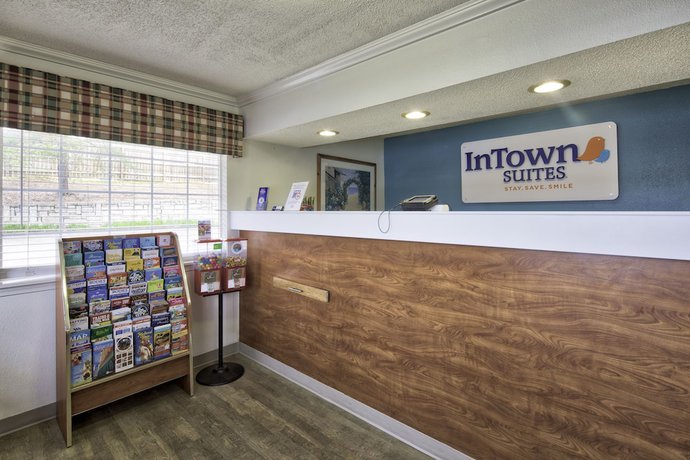 Imagen de los interiores del Hotel Intown Suites Extended Stay Atlanta Ga - Ksu/kennesaw. Foto 15
