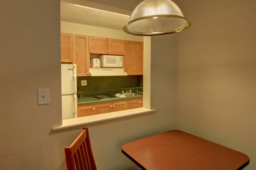 Imagen de la habitación del Hotel Intown Suites Extended Stay Atlanta Ga - Marietta Town Center. Foto 6