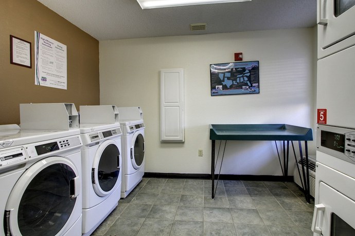 Imagen de los interiores del Hotel Intown Suites Extended Stay Birmingham Al - Lakeshore Parkway. Foto 15