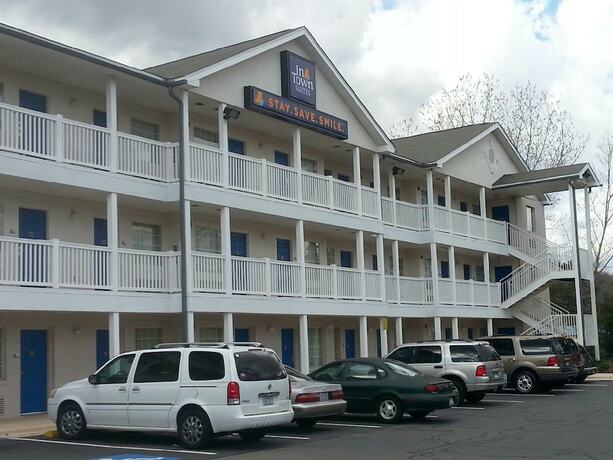 Imagen general del Hotel Intown Suites Extended Stay Charlotte Nc - East Independence Blvd. Foto 3