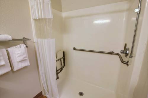 Imagen de la habitación del Hotel Intown Suites Extended Stay Chesapeake Va &ndash; I-64/crossway Blvd. Foto 6