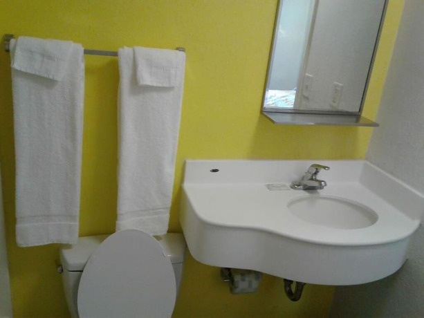 Imagen de la habitación del Hotel Intown Suites Extended Stay Clearwater Fl. Foto 12