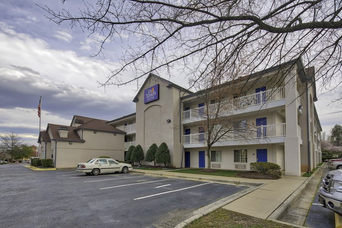 Imagen general del Hotel Intown Suites Extended Stay Greensboro Nc - Lanada Rd. Foto 2