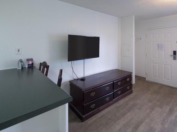 Imagen de la habitación del Hotel Intown Suites Extended Stay Greensboro Nc - Lanada Rd. Foto 9