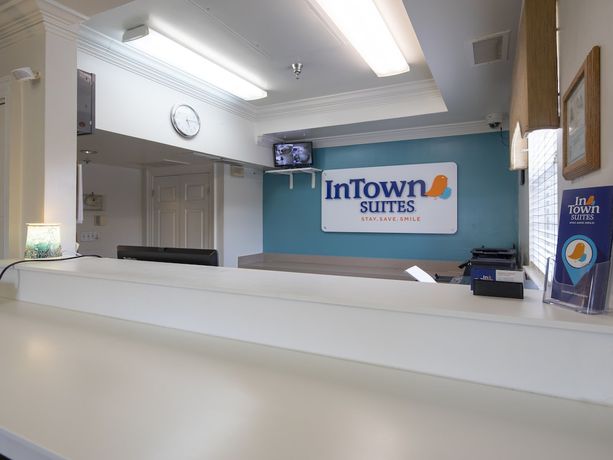 Imagen de los interiores del Hotel Intown Suites Extended Stay Greensboro Nc - Lanada Rd. Foto 19