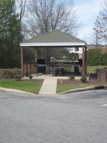 Imagen de los exteriores del Hotel Intown Suites Extended Stay Greenville. Foto 9