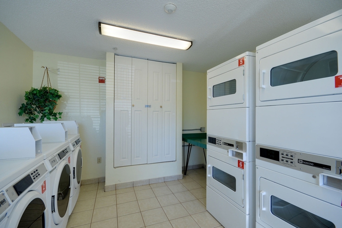 Imagen de los interiores del Hotel Intown Suites Extended Stay Houston - Westchase. Foto 11