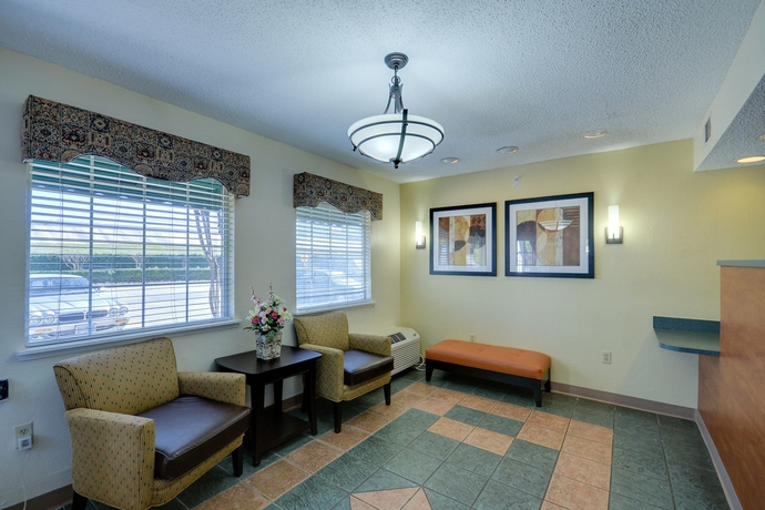 Imagen de los interiores del Hotel Intown Suites Extended Stay Houston - Westchase. Foto 13