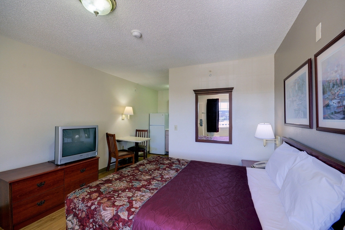 Imagen de los interiores del Hotel Intown Suites Extended Stay Houston - Westchase. Foto 14