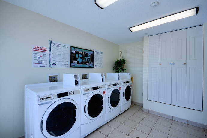 Imagen de los interiores del Hotel Intown Suites Extended Stay Houston - Westchase. Foto 16