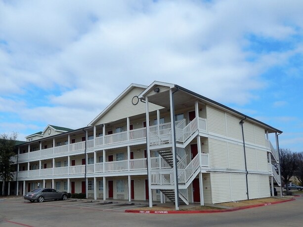 Imagen general del Hotel Intown Suites Extended Stay Lewisville Tx East Corporate Drive. Foto 2