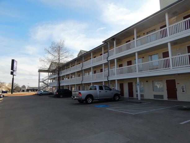 Imagen general del Hotel Intown Suites Extended Stay Lewisville Tx East Corporate Drive. Foto 6