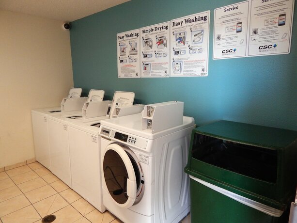 Imagen general del Hotel Intown Suites Extended Stay Lewisville Tx East Corporate Drive. Foto 12