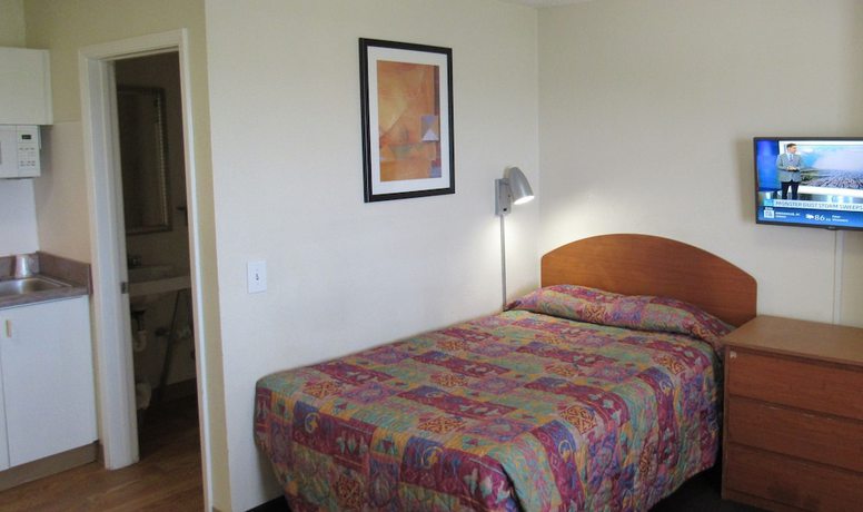 Imagen de la habitación del Hotel Intown Suites Extended Stay Nashville Murfreesboro Pke. Foto 6