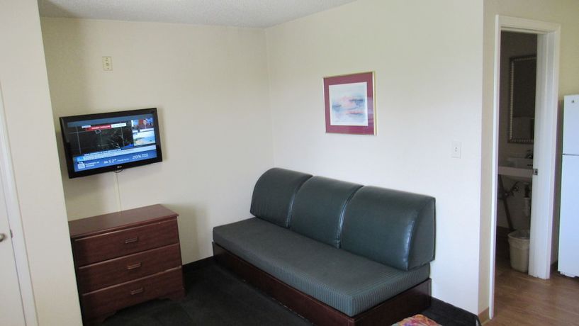 Imagen de la habitación del Hotel Intown Suites Extended Stay Nashville Murfreesboro Pke. Foto 8