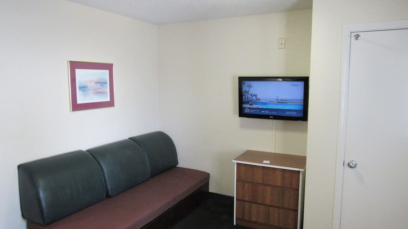 Imagen de la habitación del Hotel Intown Suites Extended Stay Nashville Murfreesboro Pke. Foto 9