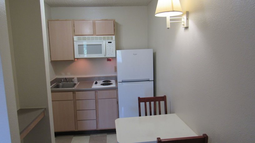 Imagen de la habitación del Hotel Intown Suites Extended Stay Nashville Murfreesboro Pke. Foto 12