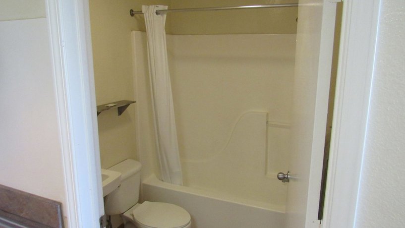 Imagen de la habitación del Hotel Intown Suites Extended Stay Nashville Murfreesboro Pke. Foto 14